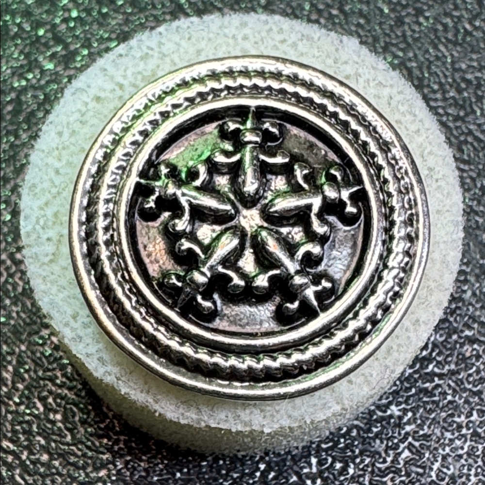 Ginger Snaps 20mm Silvertone Snowflake